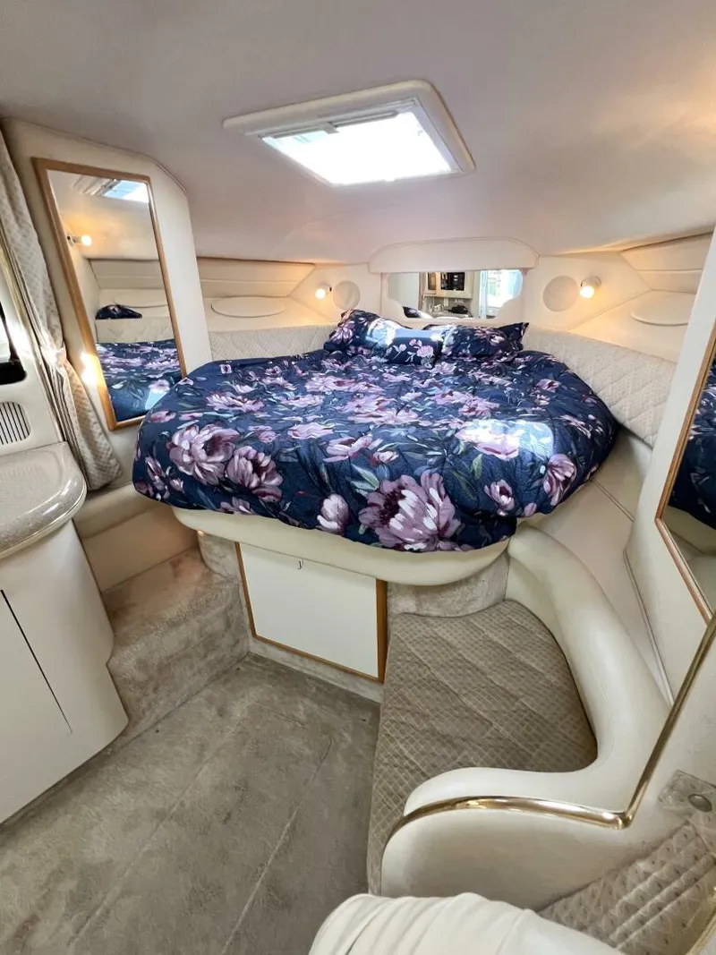 Slide: The Image of Sea Ray 340 Sundancer 2000 - 9