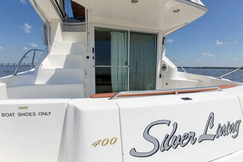 Slide: The Image of Sea Ray 400 Sedan Bridge 2000 - 24