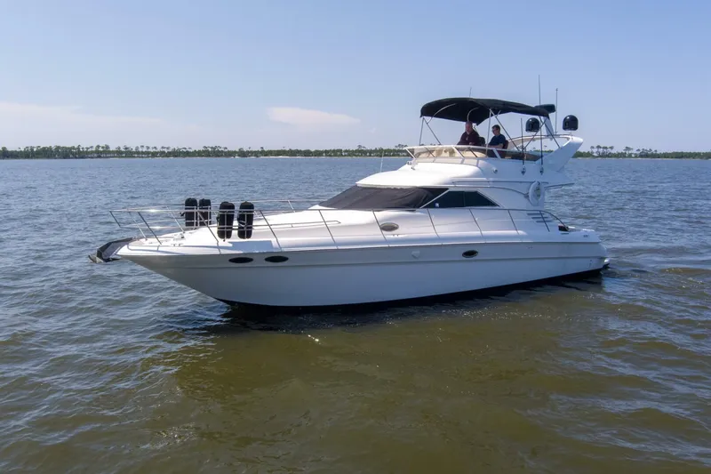 Slide: The Image of Sea Ray 400 Sedan Bridge 2000 - 33