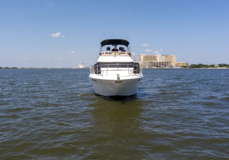 Slide: The Image of Sea Ray 400 Sedan Bridge 2000 - 34