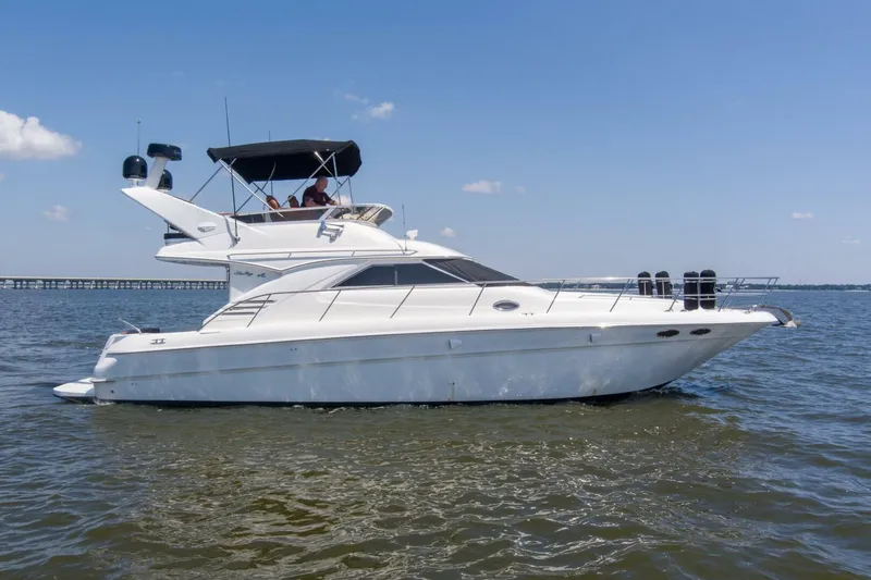 Slide: The Image of Sea Ray 400 Sedan Bridge 2000 - 36