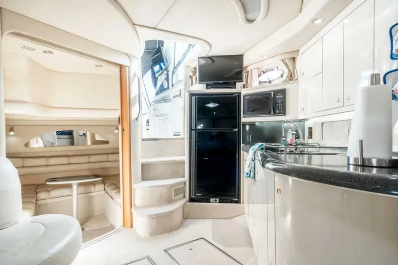 Slide: The Image of Sea Ray 400 Sundancer 1997 - 28