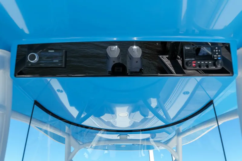 Slide: The Image of Valhalla Boatworks V-33 2024 - 32