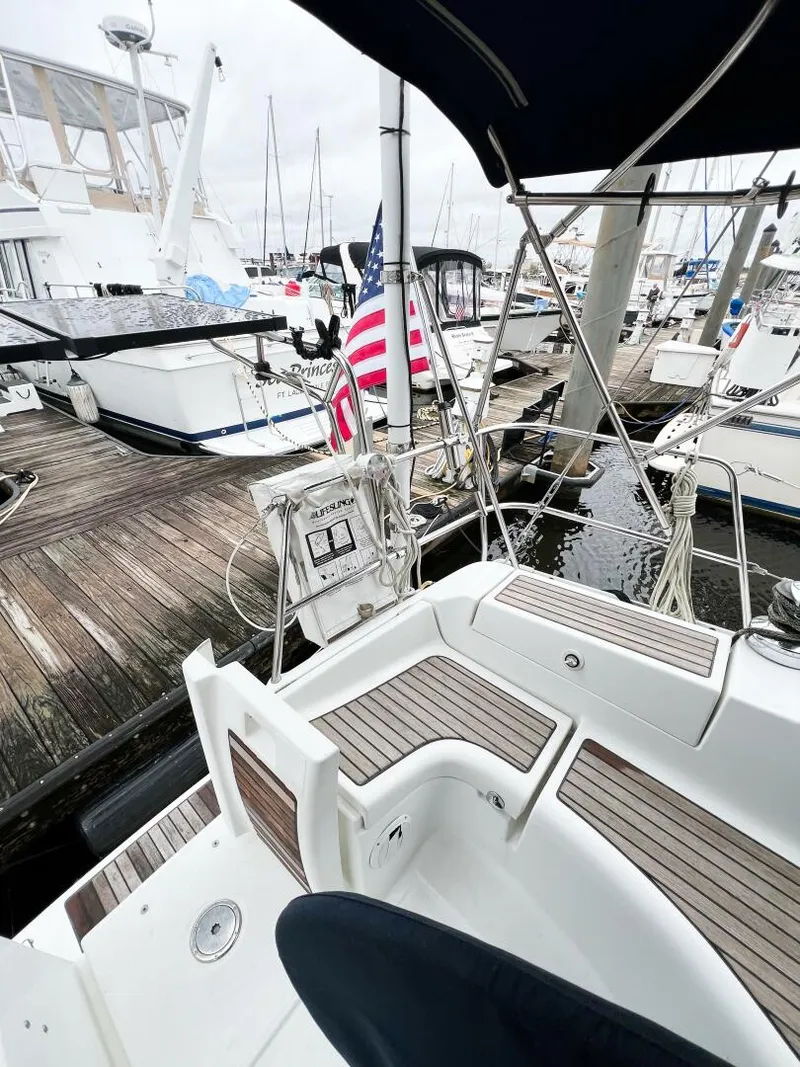 Slide: The Image of Beneteau 373 2007 - 10