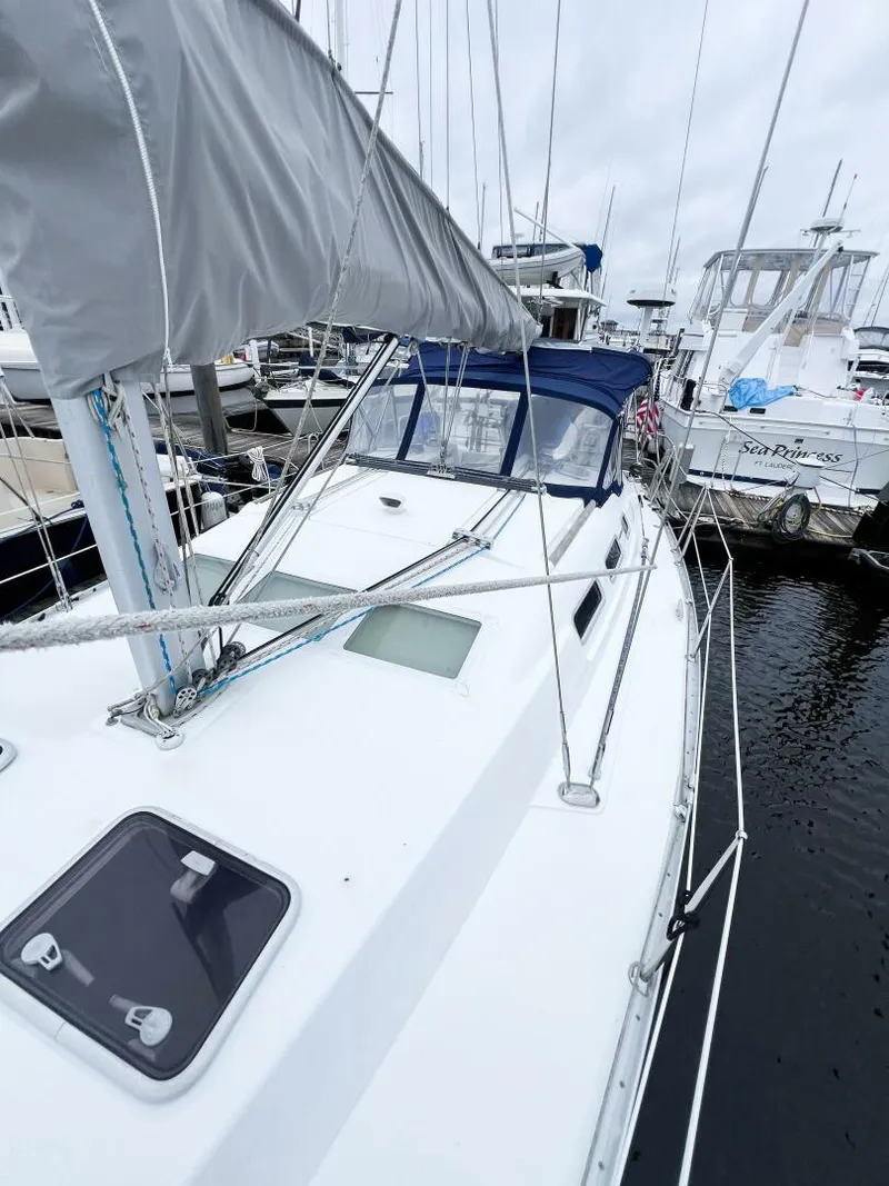 Slide: The Image of Beneteau 373 2007 - 15