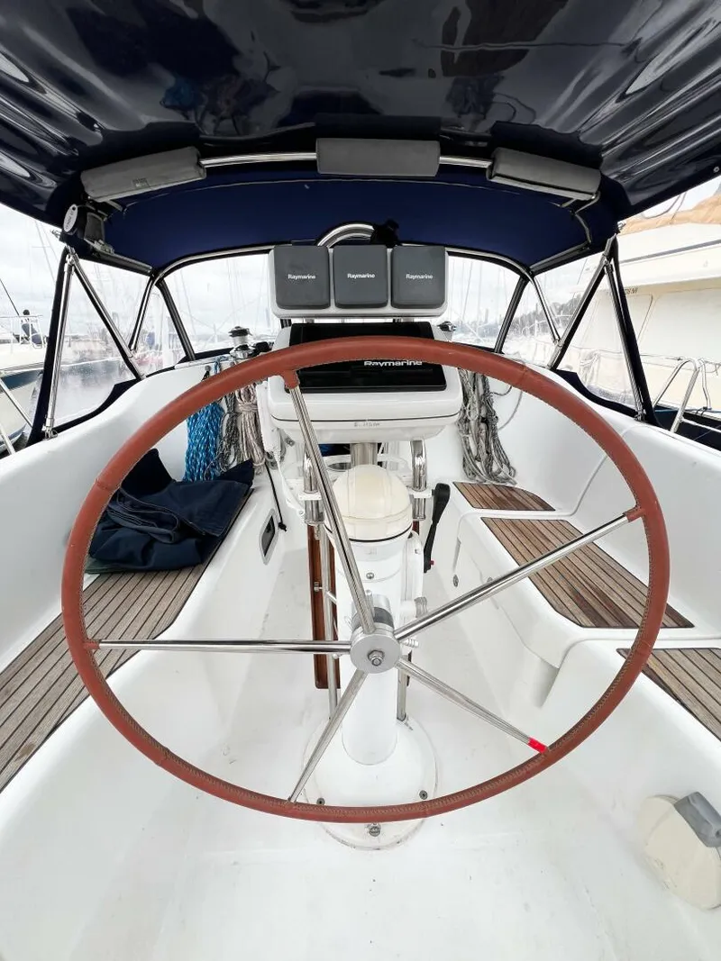 Slide: The Image of Beneteau 373 2007 - 18