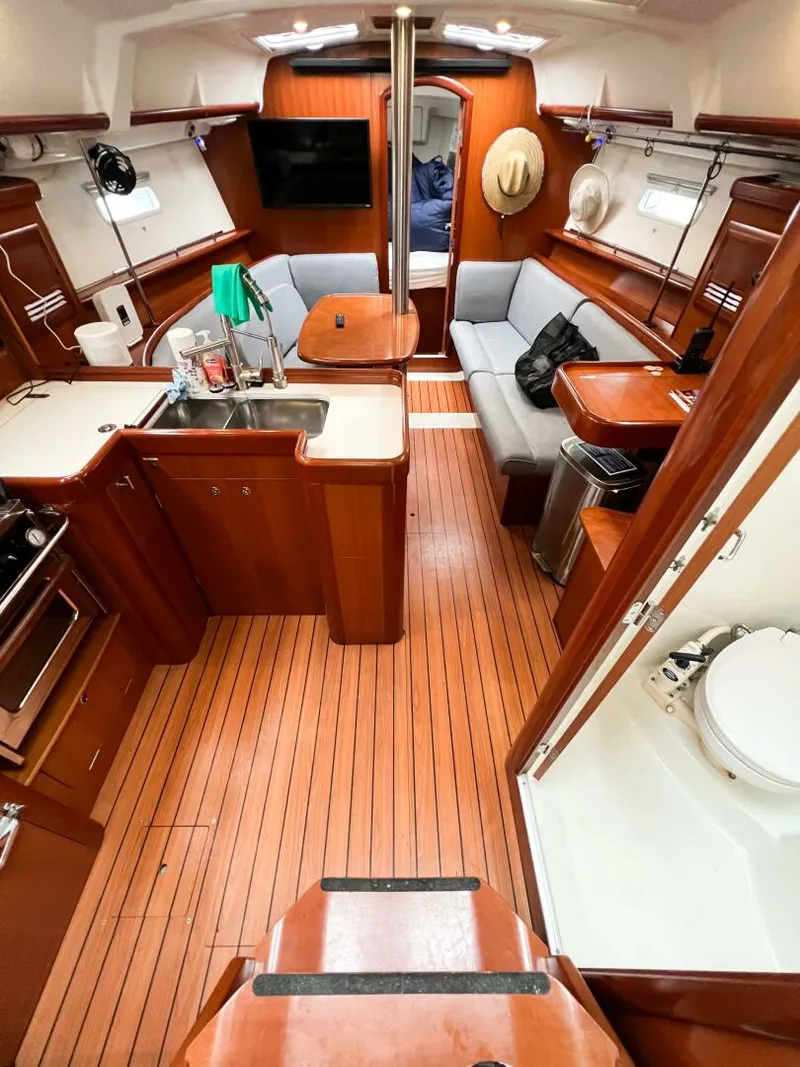 Slide: The Image of Beneteau 373 2007 - 29