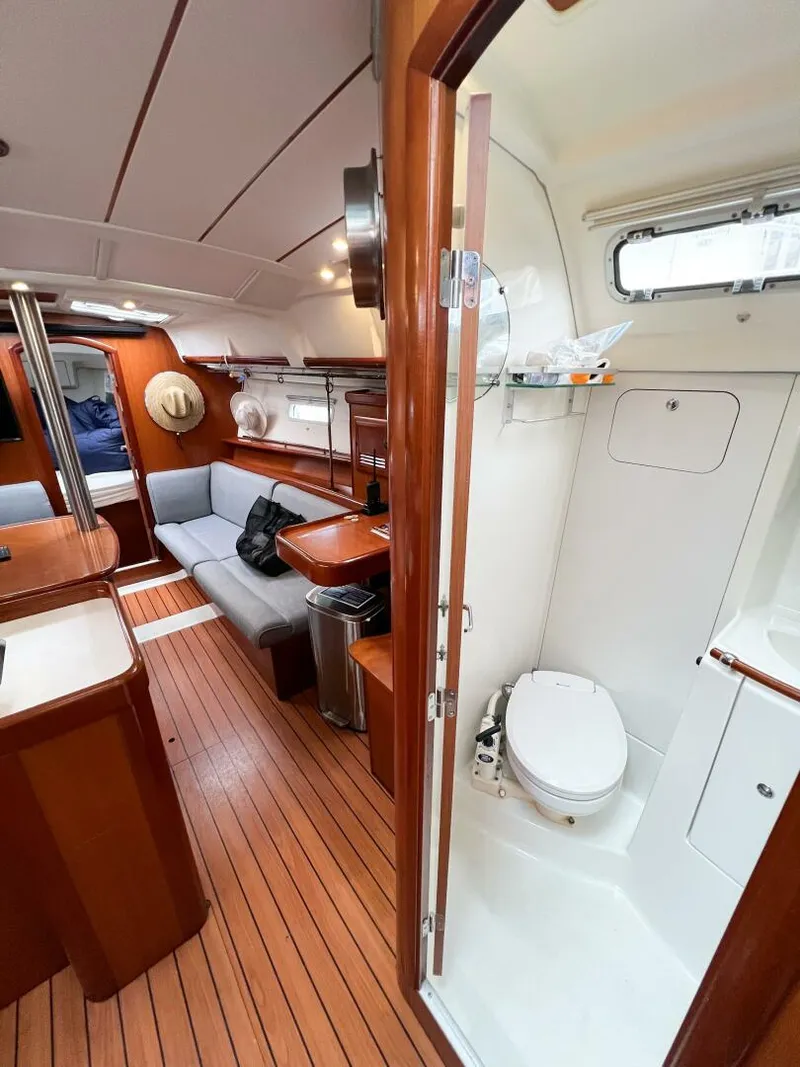 Slide: The Image of Beneteau 373 2007 - 31