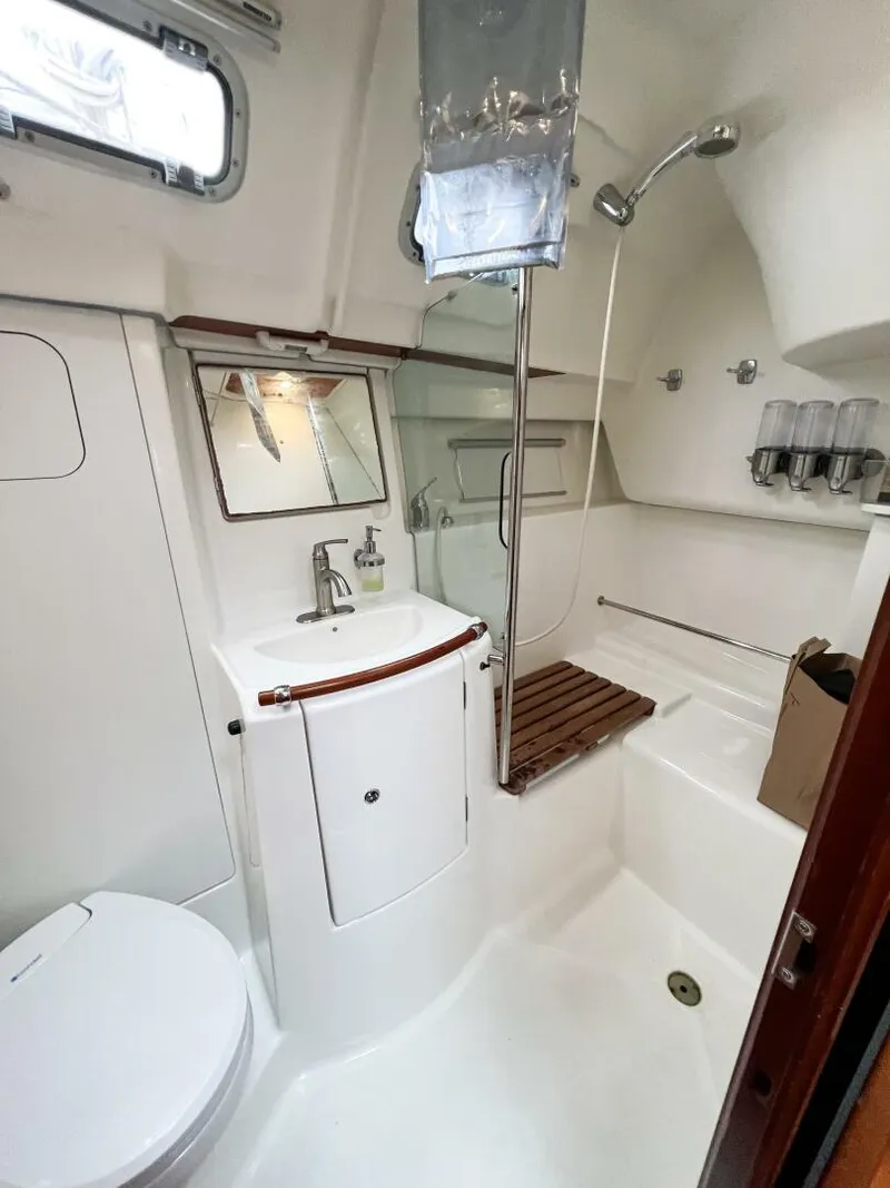 Slide: The Image of Beneteau 373 2007 - 34