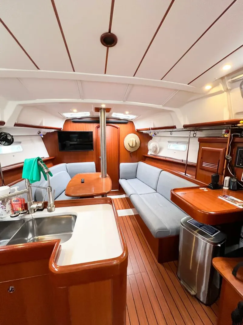 Slide: The Image of Beneteau 373 2007 - 37