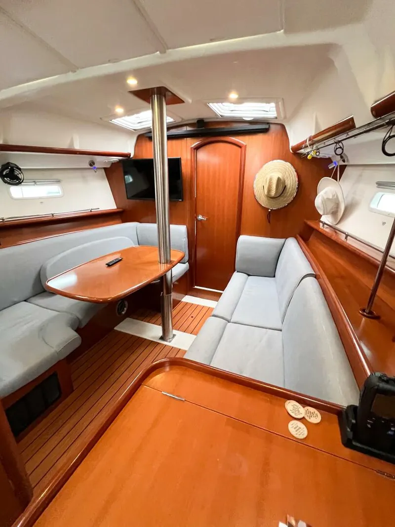 Slide: The Image of Beneteau 373 2007 - 39