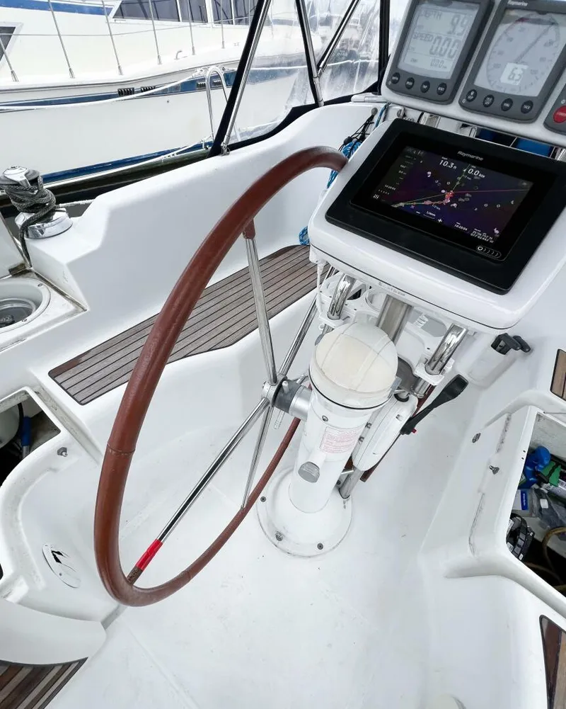 Slide: The Image of Beneteau 373 2007 - 42
