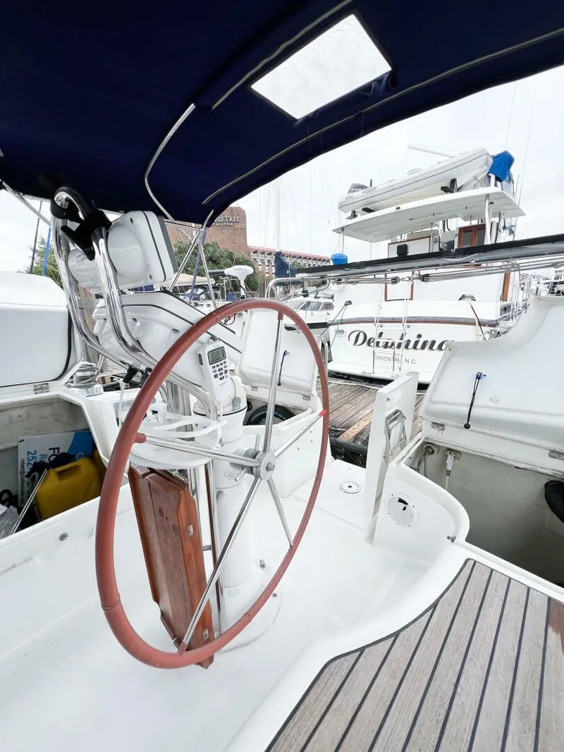 Slide: The Image of Beneteau 373 2007 - 43