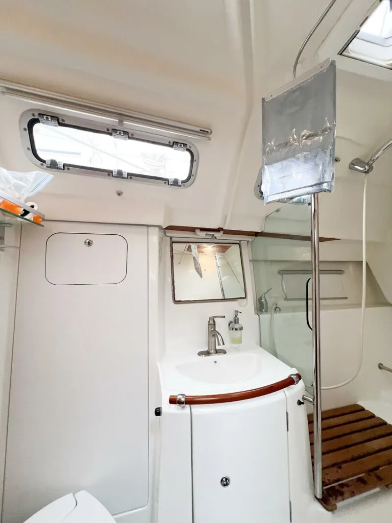 Slide: The Image of Beneteau 373 2007 - 47