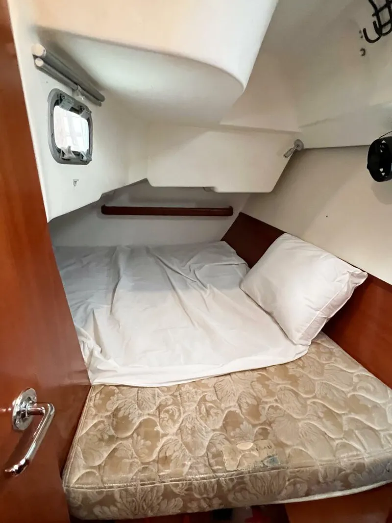 Slide: The Image of Beneteau 373 2007 - 59