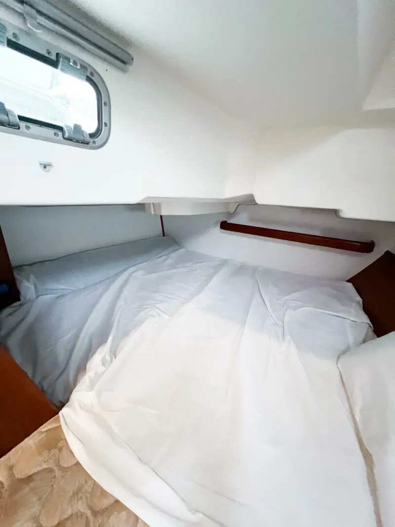 Slide: The Image of Beneteau 373 2007 - 60