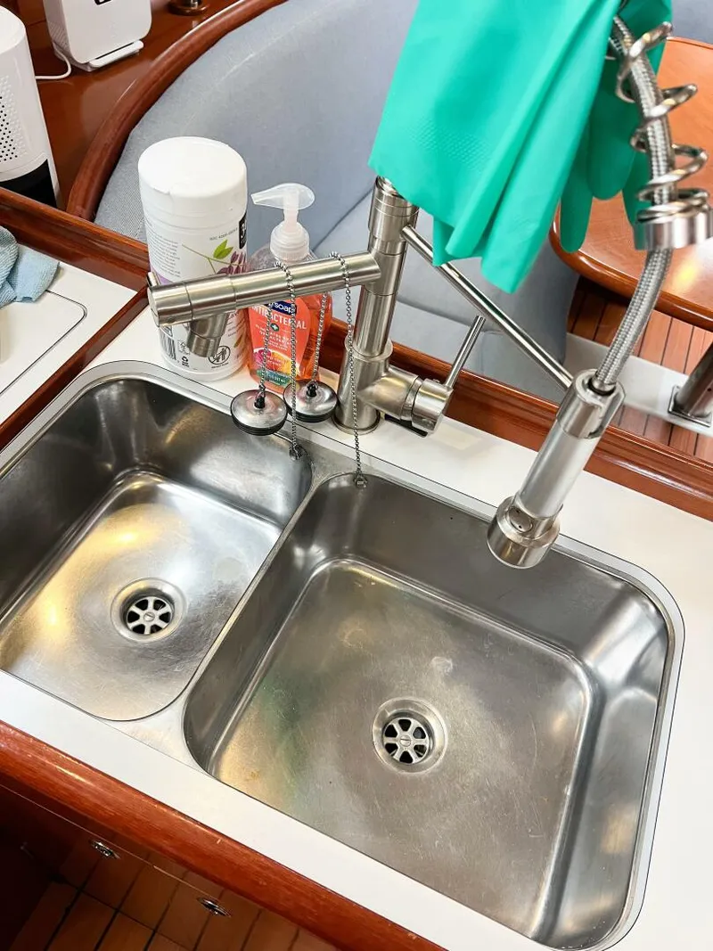 Slide: The Image of Beneteau 373 2007 - 64
