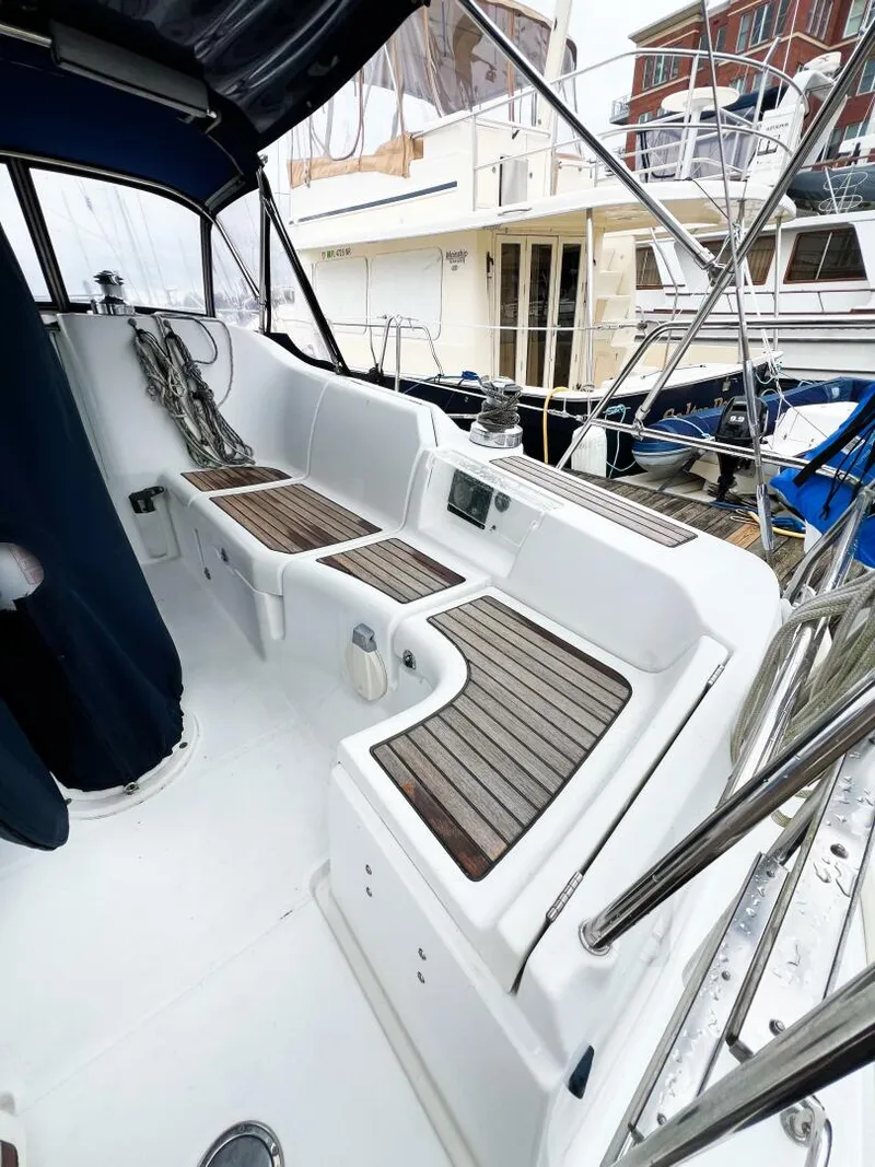 Slide: The Image of Beneteau 373 2007 - 9