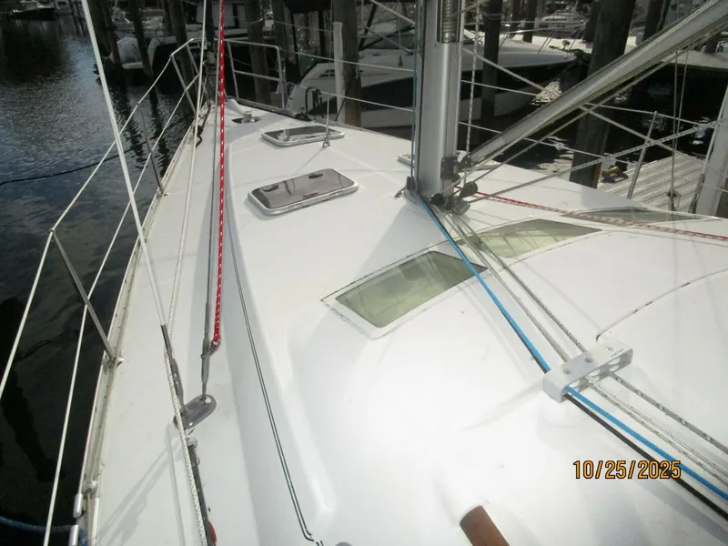 Slide: The Image of Beneteau 373 2007 - 10