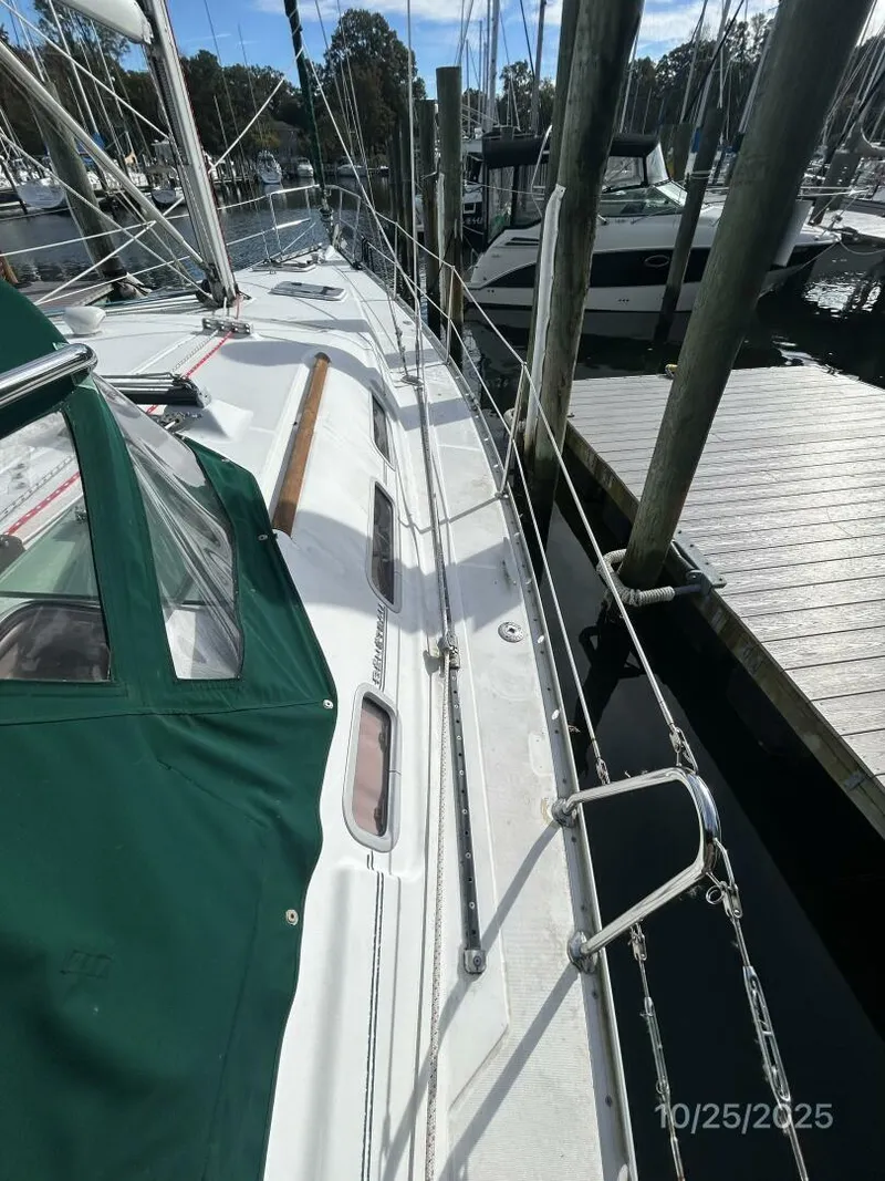 Slide: The Image of Beneteau 373 2007 - 15