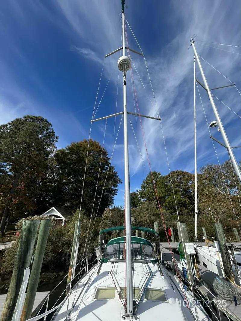 Slide: The Image of Beneteau 373 2007 - 16