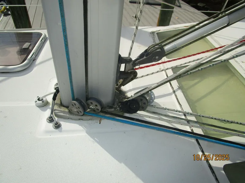 Slide: The Image of Beneteau 373 2007 - 17