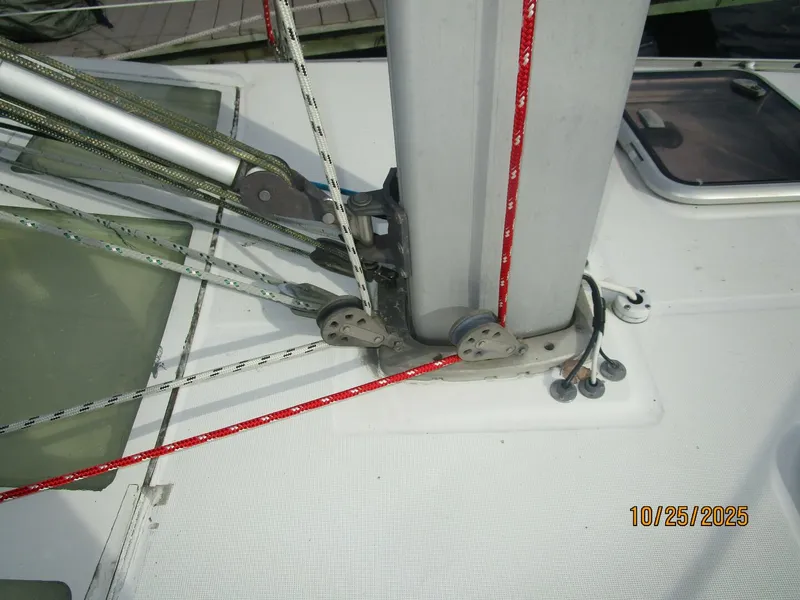 Slide: The Image of Beneteau 373 2007 - 18