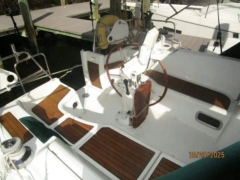 Slide: The Image of Beneteau 373 2007 - 33