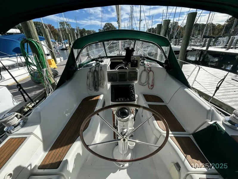Slide: The Image of Beneteau 373 2007 - 34