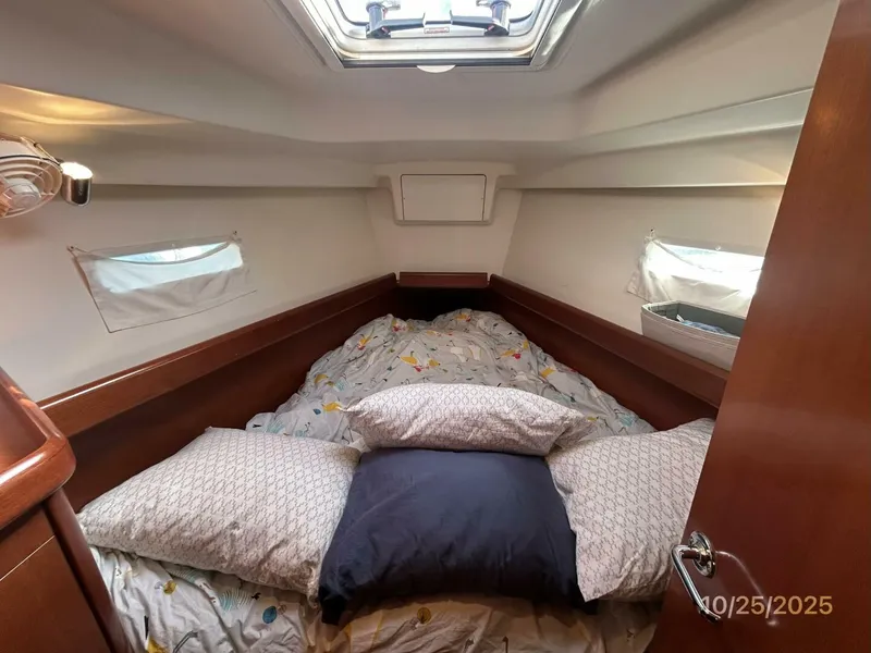 Slide: The Image of Beneteau 373 2007 - 60