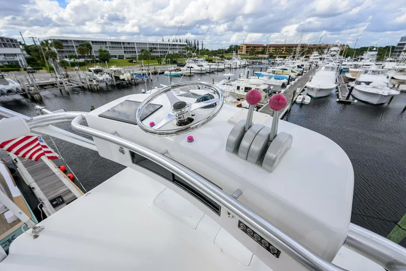 Slide: The Image of Viking 56 Convertible 2004 - 23