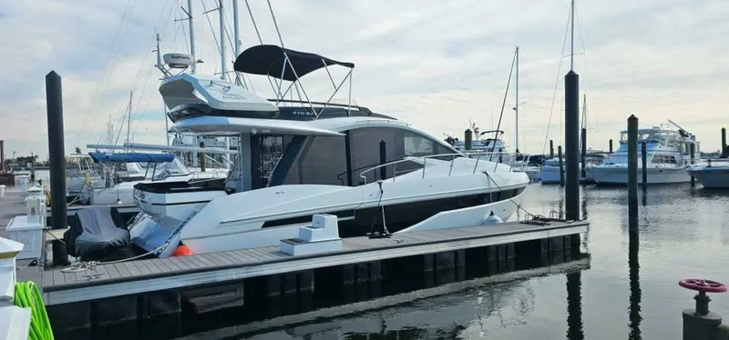 Slide: The Image of Galeon 470 Sky 2022 - 18