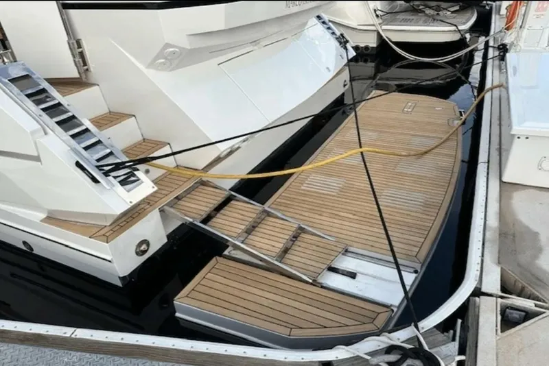 Slide: The Image of Galeon 470 Sky 2022 - 19