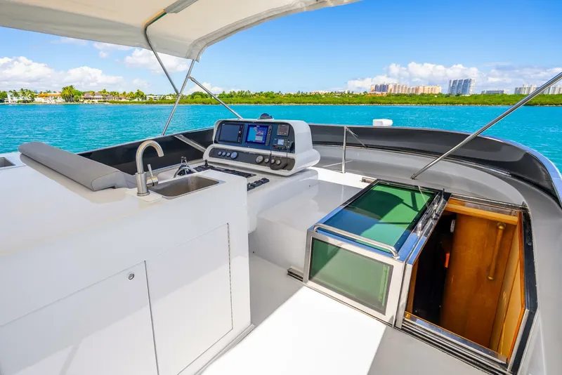 Slide: The Image of Maiora Raised Pilothouse 1991 - 21