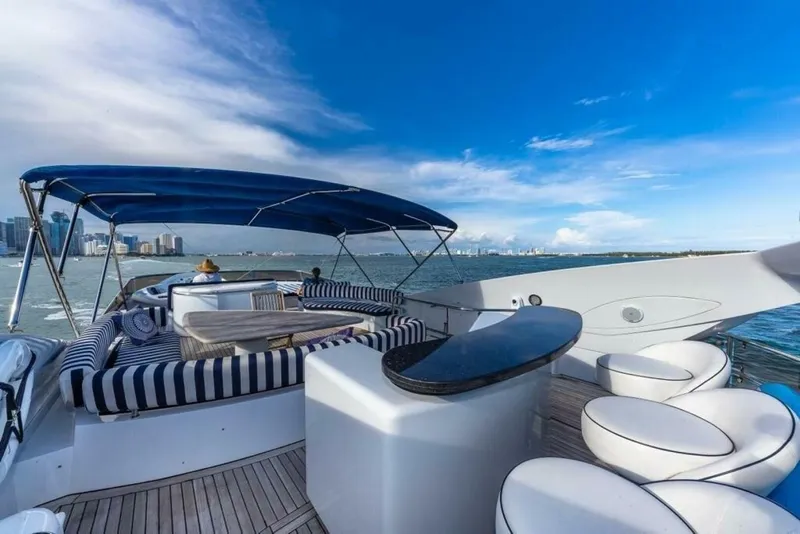 Slide: The Image of Sunseeker 82 Yacht 2003 - 4