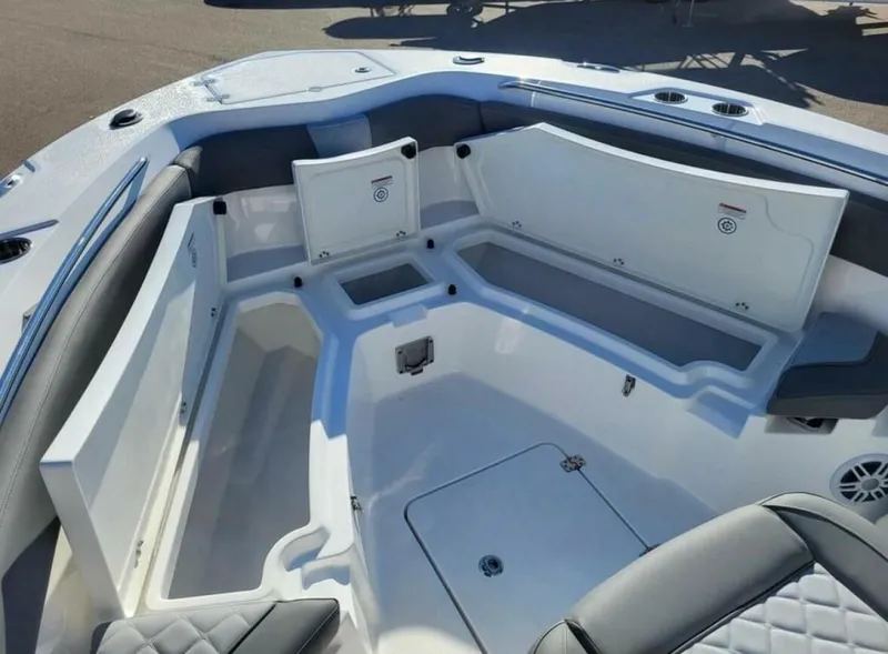 Slide: The Image of NauticStar 222 Offshore 2025 - 6