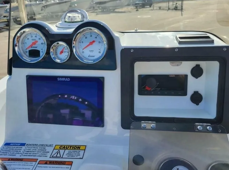 Slide: The Image of NauticStar 191 Hybrid 2025 - 10