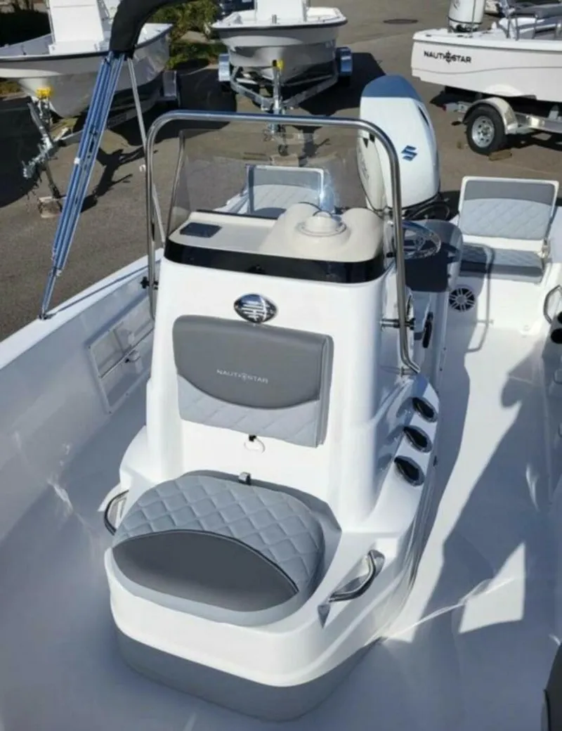 Slide: The Image of NauticStar 191 Hybrid 2025 - 8