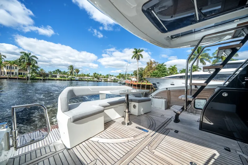 Slide: The Image of Galeon 500 FLY 2024 - 22