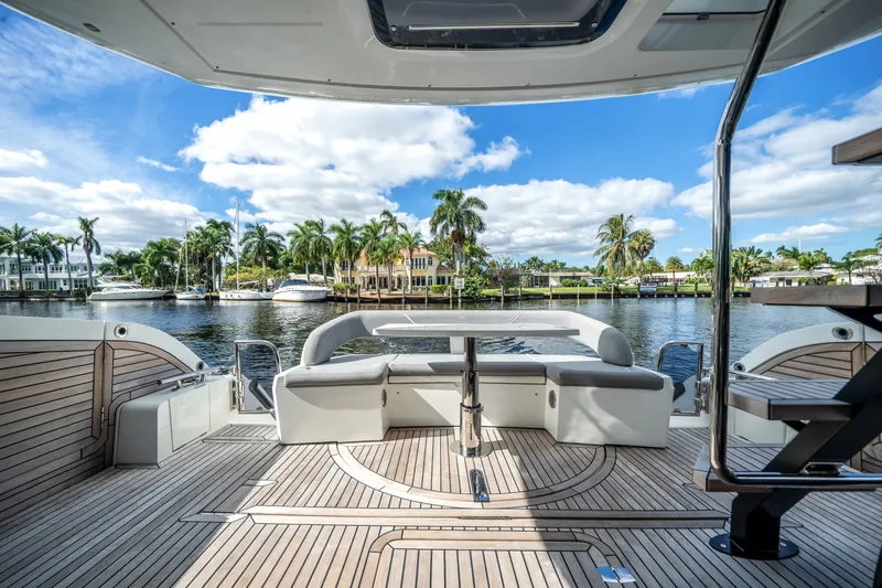 Slide: The Image of Galeon 500 FLY 2024 - 23
