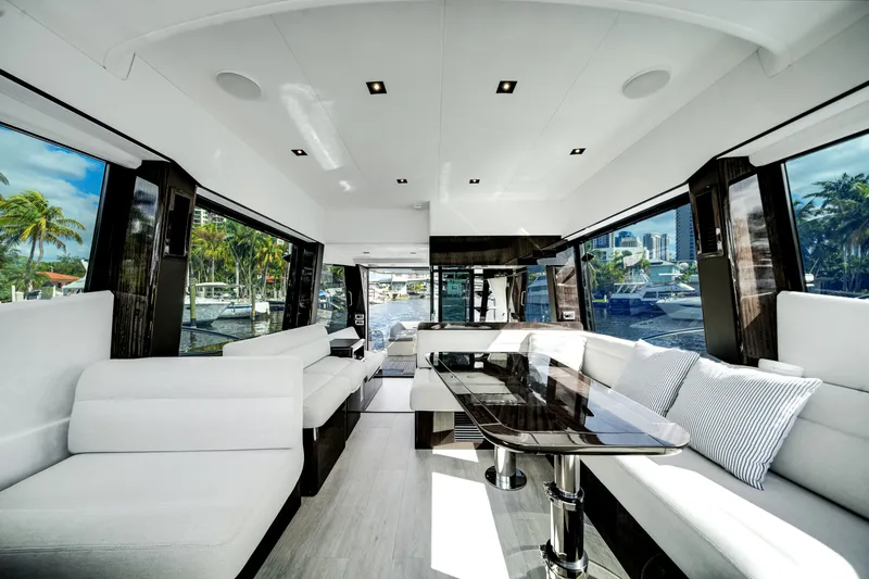 Slide: The Image of Galeon 500 FLY 2024 - 37