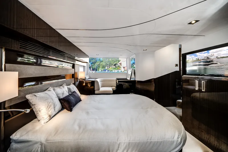 Slide: The Image of Galeon 500 FLY 2024 - 62