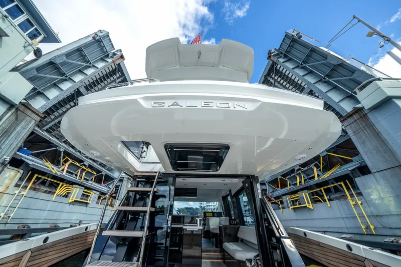 Slide: The Image of Galeon 500 FLY 2024 - 64