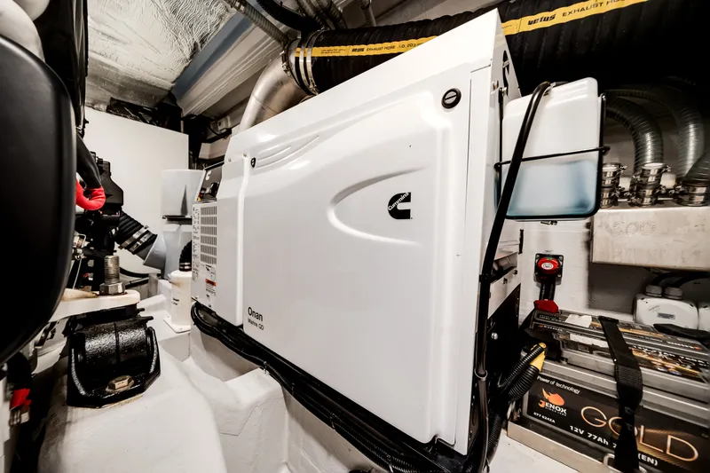 Slide: The Image of Galeon 500 FLY 2024 - 74