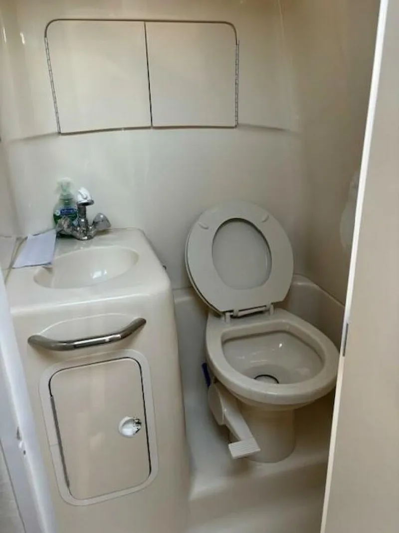 Slide: The Image of Sea Ray 270 Sundancer 2000 - 12