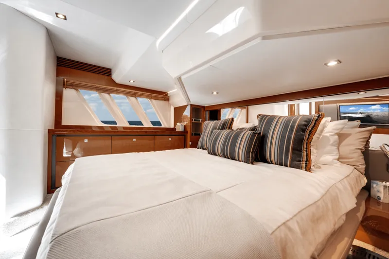 Slide: The Image of Sea Ray 510 FLYBRIDGE 2017 - 17