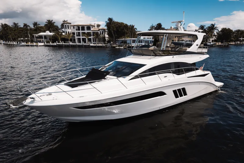 Slide: The Image of Sea Ray 510 FLYBRIDGE 2017 - 2