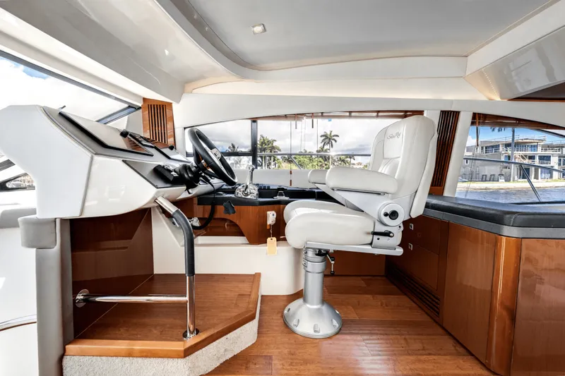 Slide: The Image of Sea Ray 510 FLYBRIDGE 2017 - 27