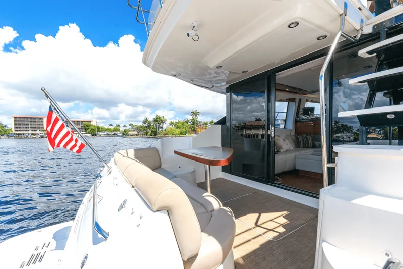 Slide: The Image of Sea Ray 510 FLYBRIDGE 2017 - 33