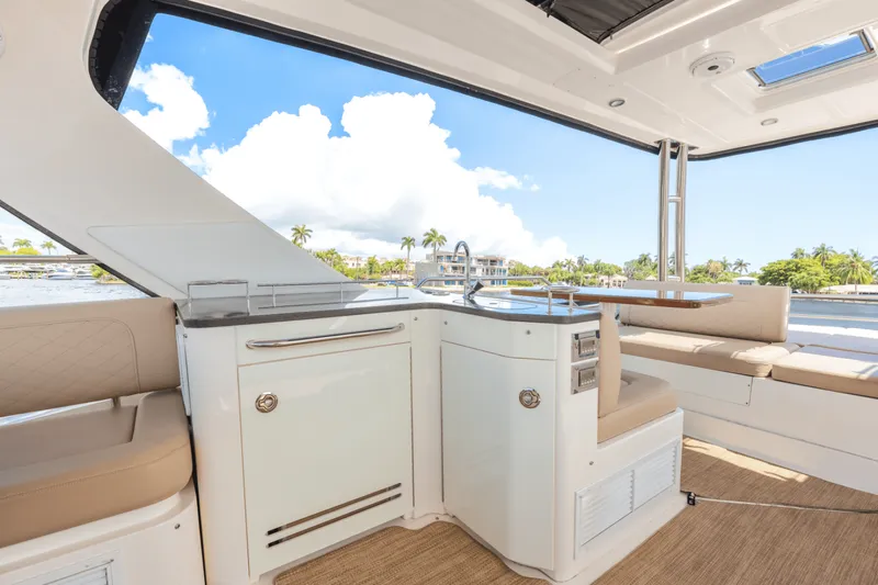 Slide: The Image of Sea Ray 510 FLYBRIDGE 2017 - 39